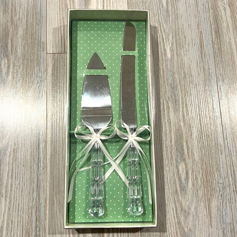 Wedding cake cutters